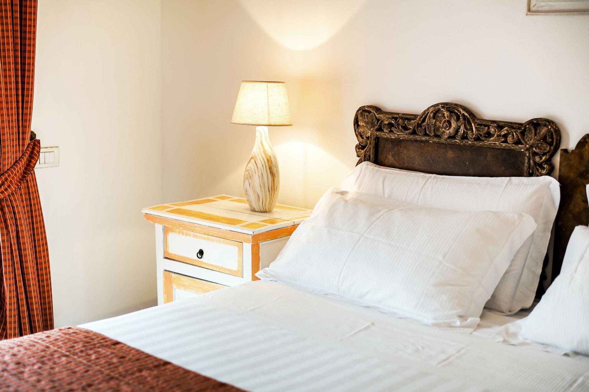 Hotel Cala Caterina Виласимиус Екстериор снимка