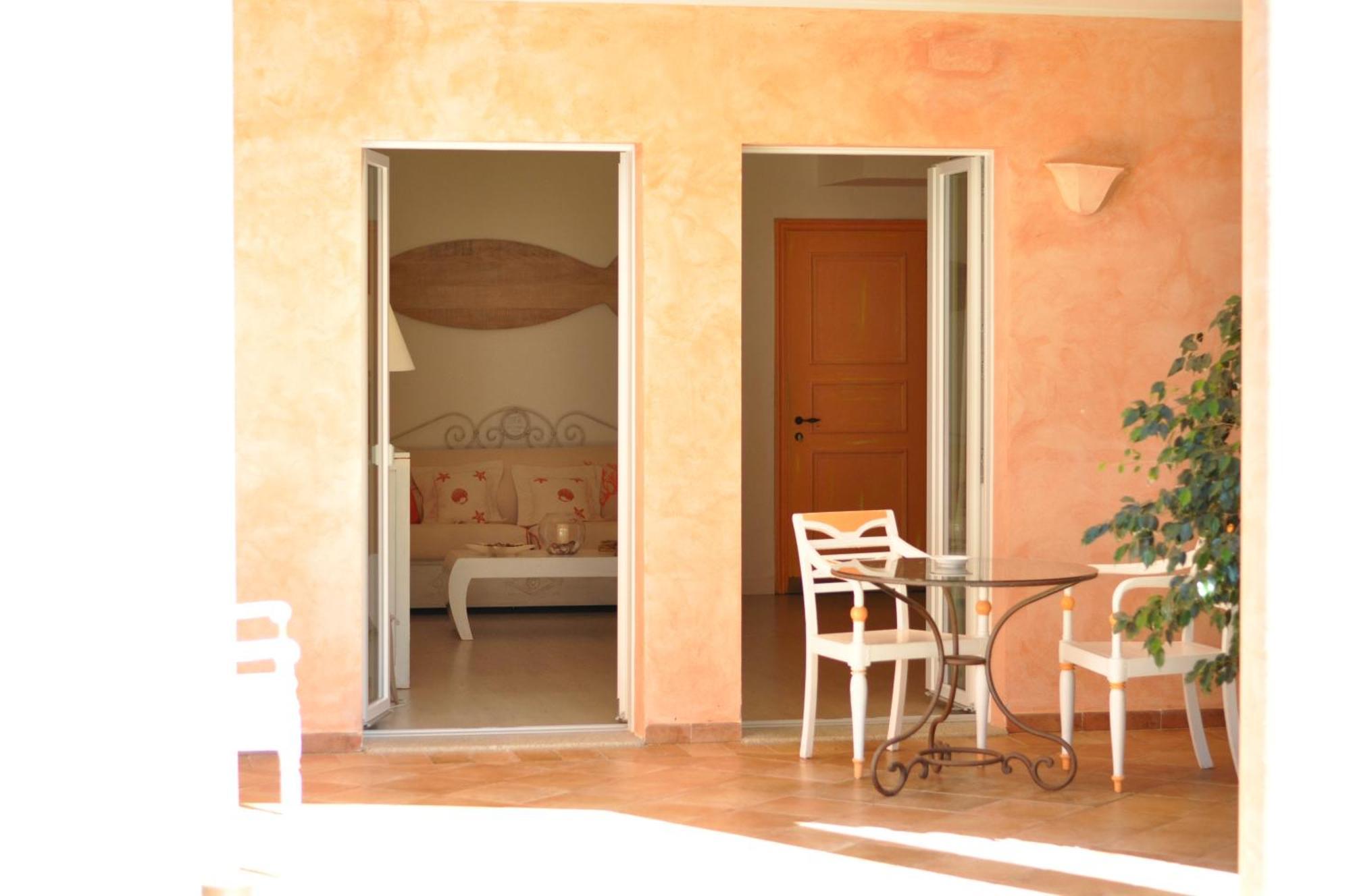 Hotel Cala Caterina Виласимиус Екстериор снимка