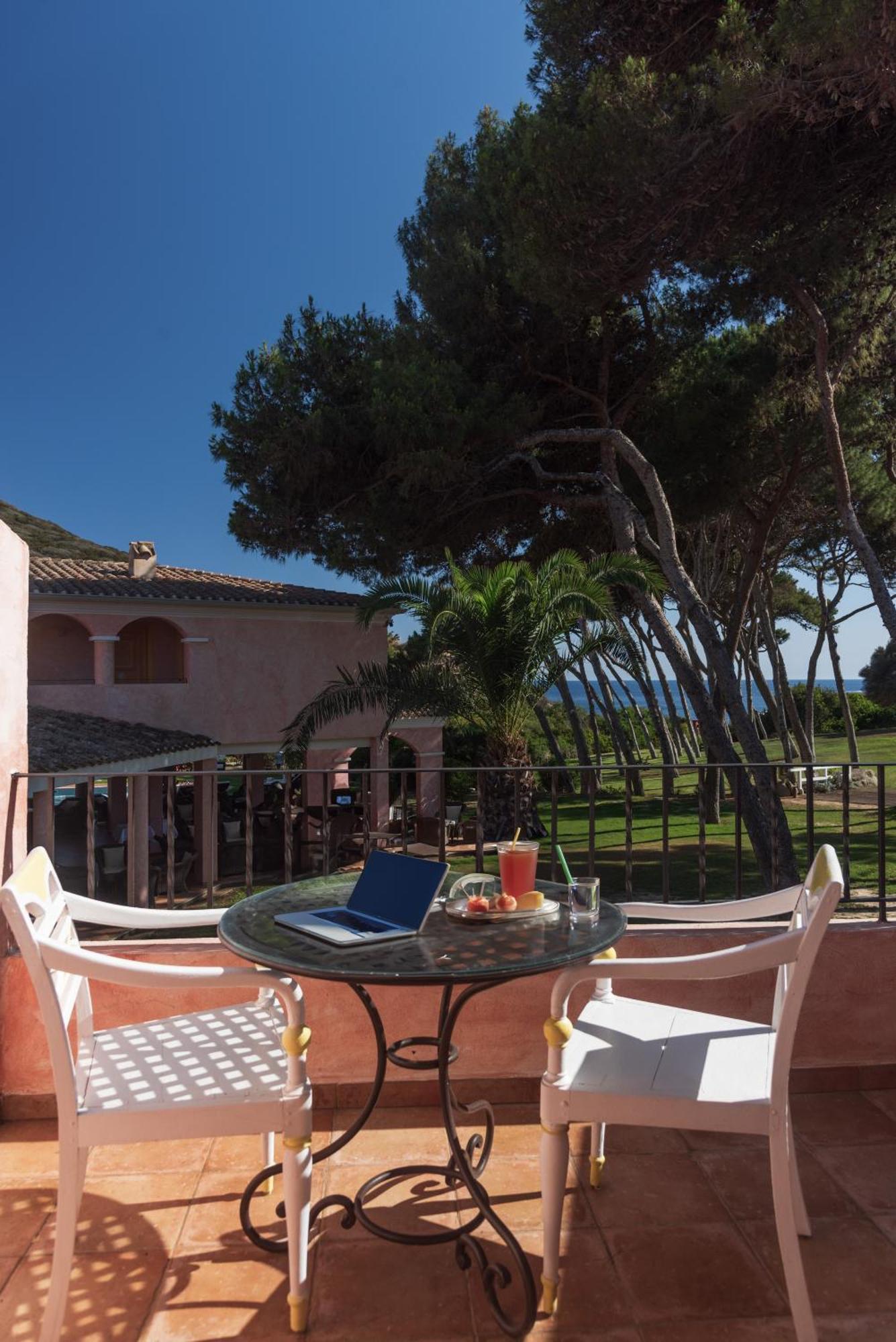 Hotel Cala Caterina Виласимиус Екстериор снимка