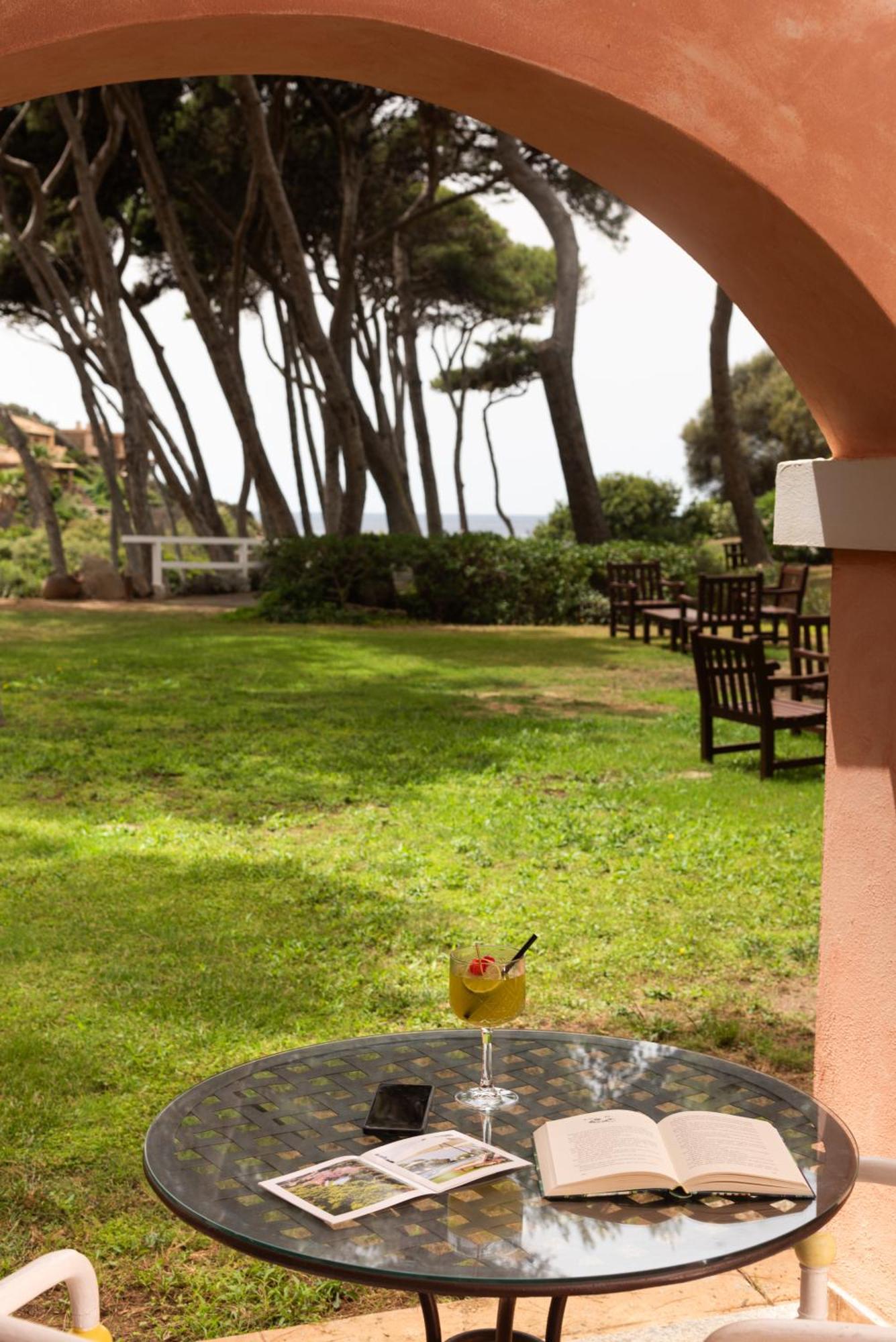 Hotel Cala Caterina Виласимиус Екстериор снимка