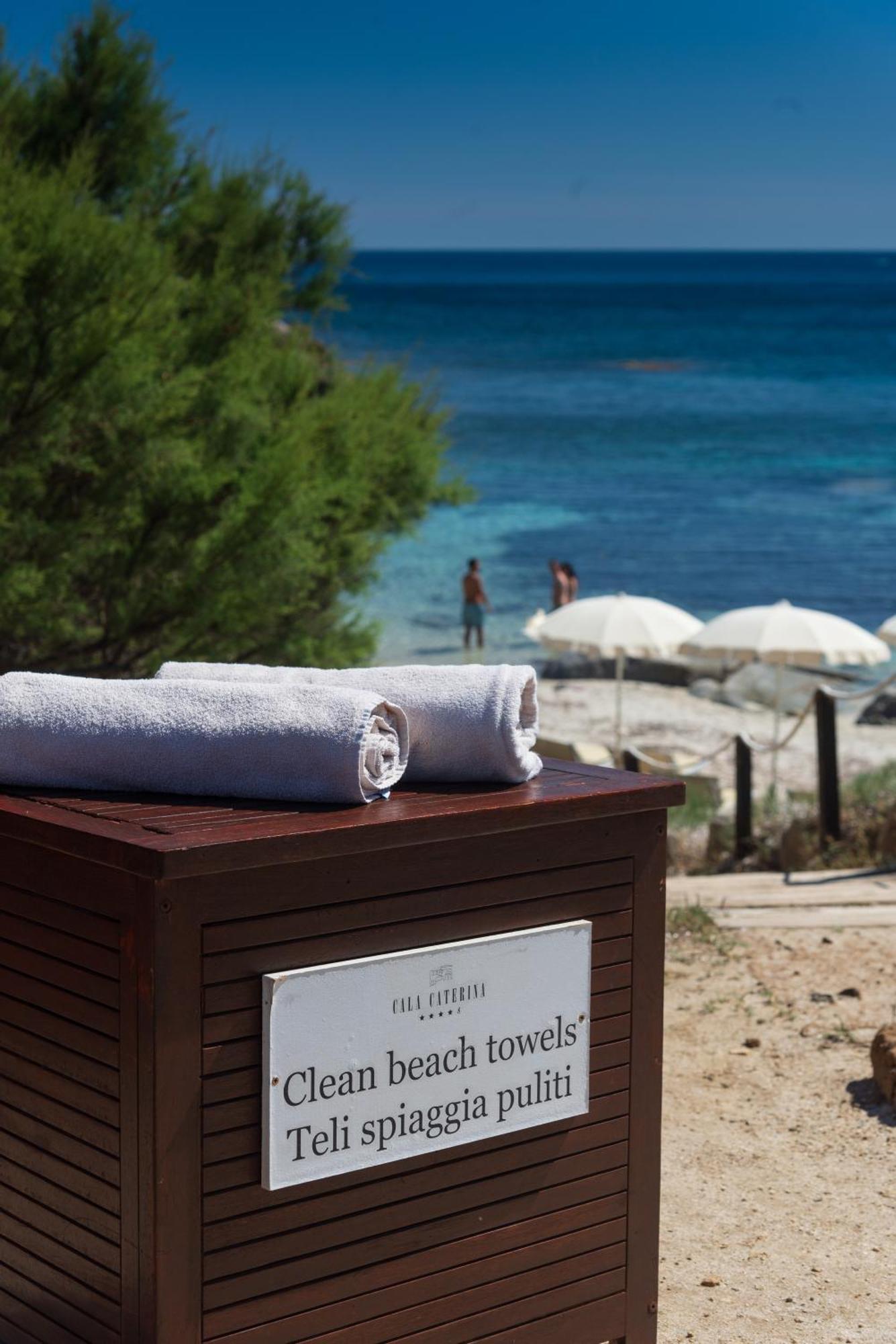Hotel Cala Caterina Виласимиус Екстериор снимка